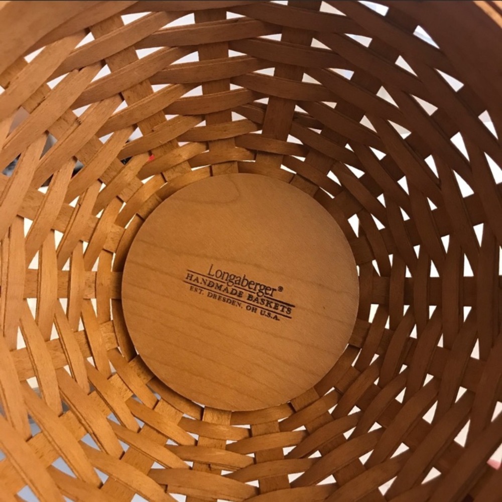 2 Longaberger Handwoven Baskets 1 Star Shape with Red Trim & 1 Gorgeous Bowl - Picture 5 of 10